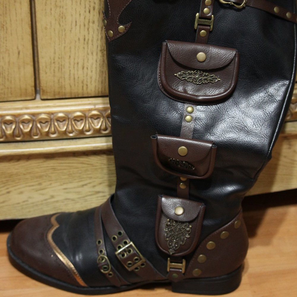 Steampunk Boots with pockets! Women's Size 10.